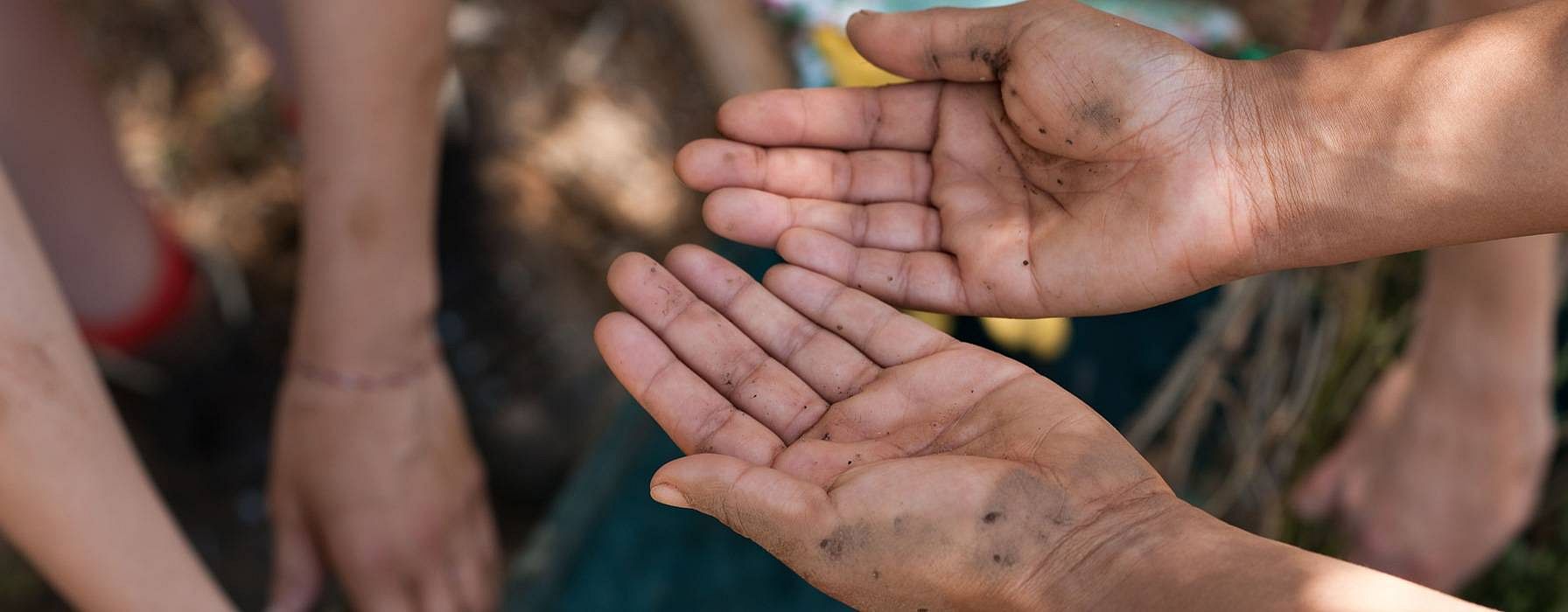 dry dirty hands