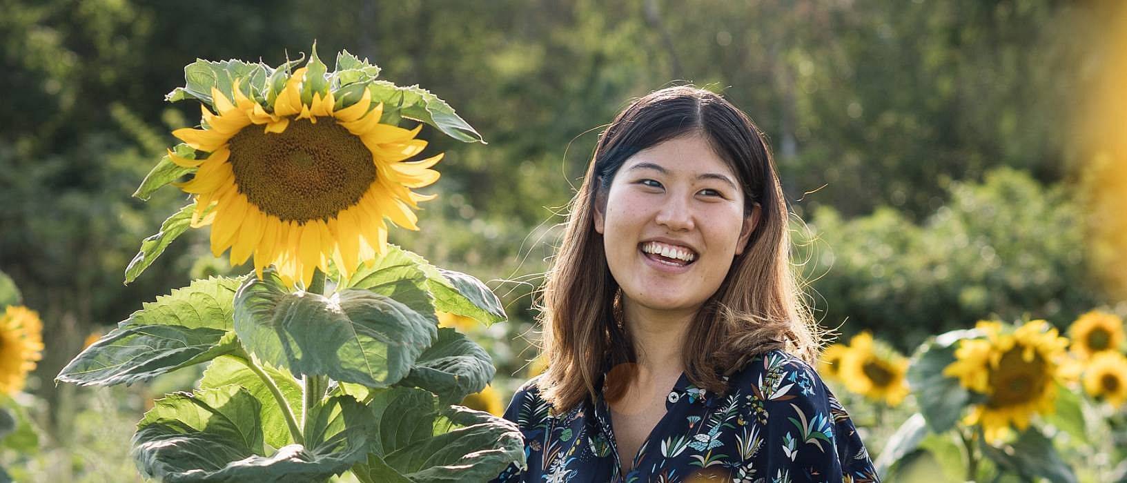 women with a sunflower