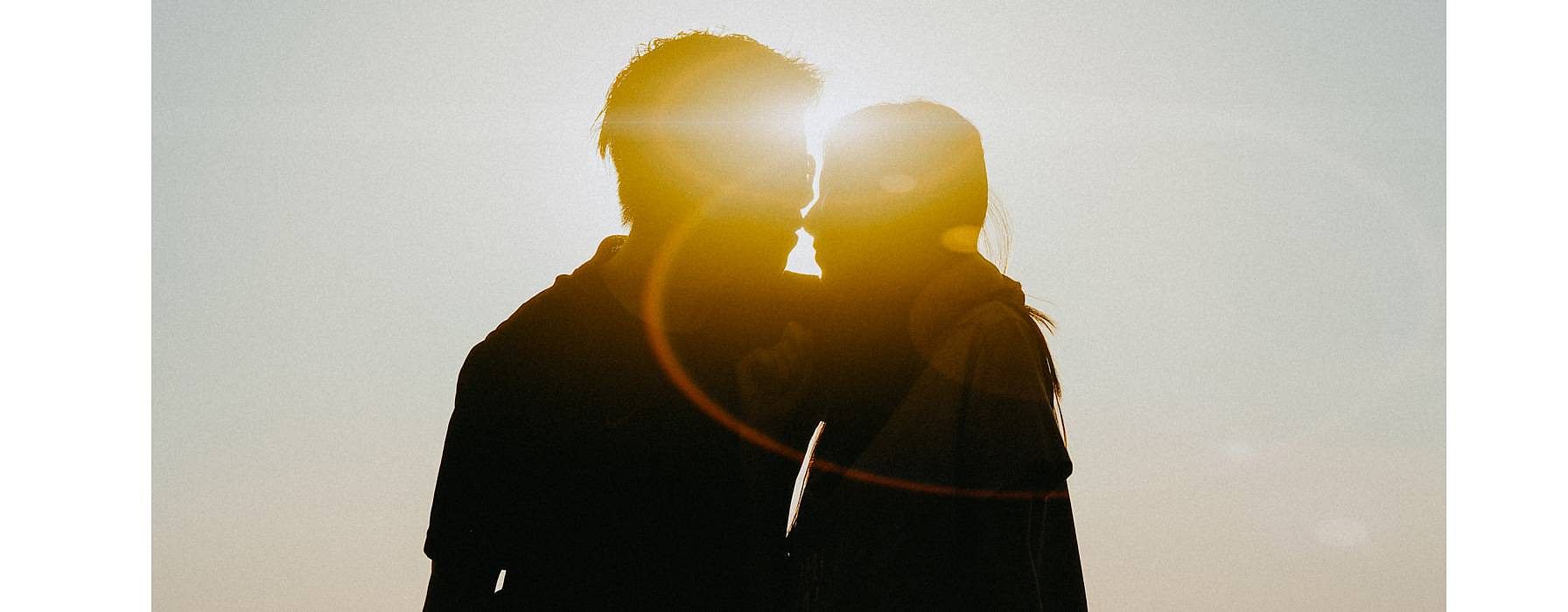 couples close nose on nose